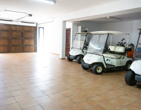 Villa for sale in Los Flamingos, Benahavis
