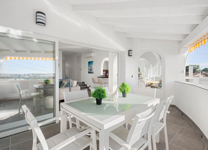 THREE BEDROOM HOUSE WITH PANORAMIC SEA VIEWS IN NUEVA ANDALUCÍA