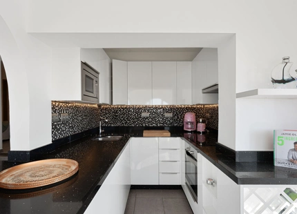 THREE BEDROOM HOUSE WITH PANORAMIC SEA VIEWS IN NUEVA ANDALUCÍA