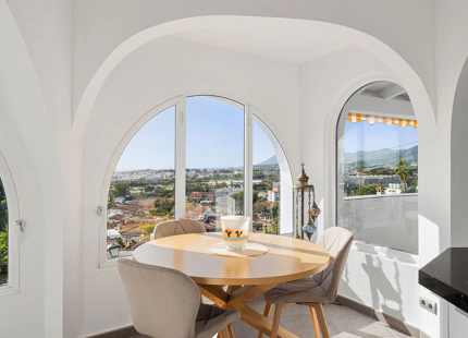 THREE BEDROOM HOUSE WITH PANORAMIC SEA VIEWS IN NUEVA ANDALUCÍA