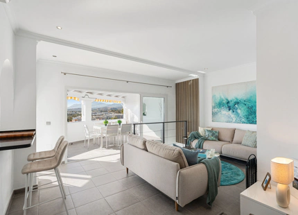 THREE BEDROOM HOUSE WITH PANORAMIC SEA VIEWS IN NUEVA ANDALUCÍA