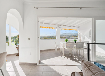 THREE BEDROOM HOUSE WITH PANORAMIC SEA VIEWS IN NUEVA ANDALUCÍA