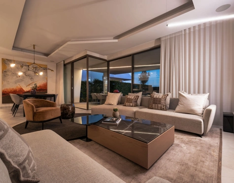 Villa Pareada en venta en Nueva Andalucia, Marbella