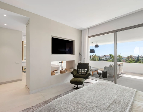 Villa Pareada en venta en Nueva Andalucia, Marbella