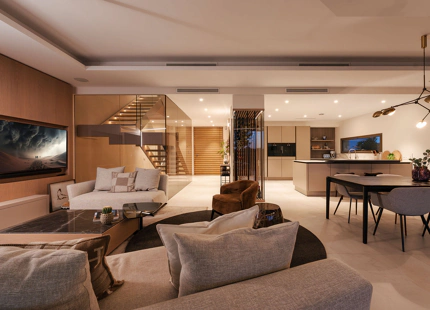 CONTEMPORARY VILLA WITH PANORAMIC VIEWS AND ROOFTOP POOL IN NUEVA ANDALUCÍA