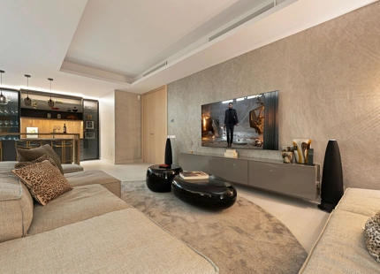 CONTEMPORARY VILLA WITH PANORAMIC VIEWS AND ROOFTOP POOL IN NUEVA ANDALUCÍA