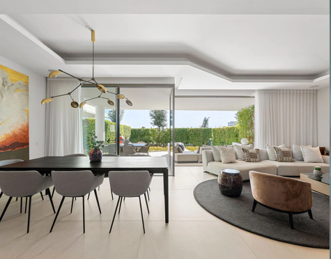 Villa Pareada en venta en Nueva Andalucia, Marbella