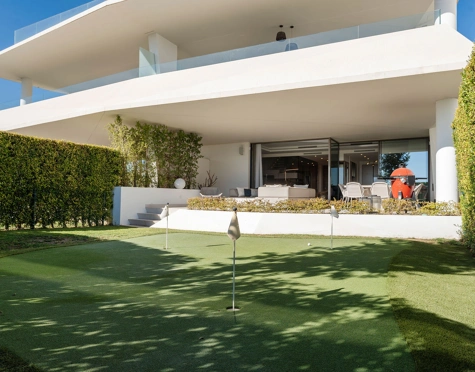Villa Pareada en venta en Nueva Andalucia, Marbella