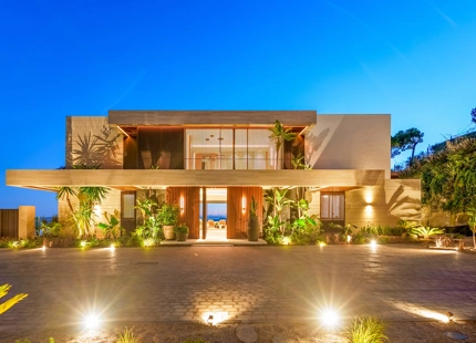 EXCLUSIVE VILLAS WITH PANORAMIC SEA VIEWS IN BENAHAVIS