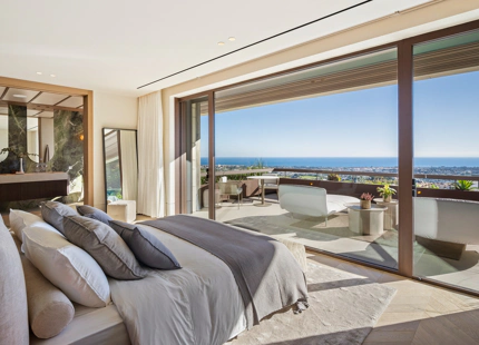 EXCLUSIVE VILLAS WITH PANORAMIC SEA VIEWS IN BENAHAVIS
