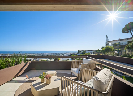 EXCLUSIVE VILLAS WITH PANORAMIC SEA VIEWS IN BENAHAVIS