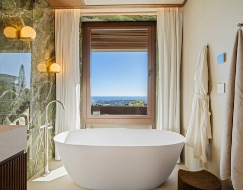 Villa for sale in La Quinta, Benahavis