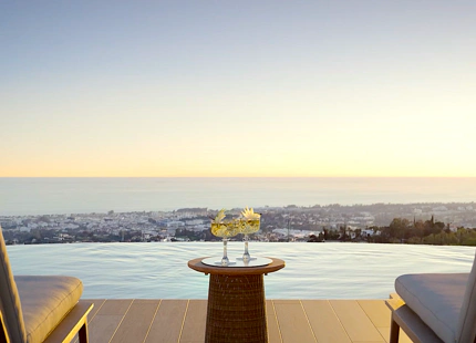 ÁTICOS DE LUJO CON PISCINA PRIVADA Y VISTAS PANORÁMICAS EN BENAHAVÍS