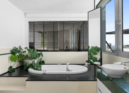 RESIDENCIA ADOSADA DE DISEÑO GALARDONADO CON VISTAS PANORÁMICAS EN SIERRA BLANCA