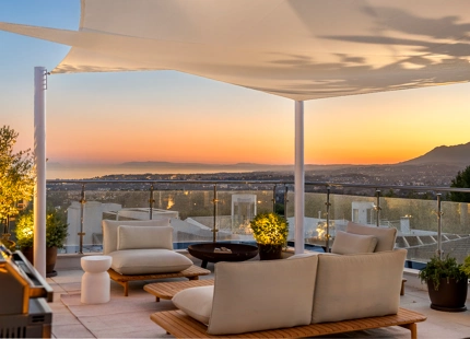 RESIDENCIA ADOSADA DE DISEÑO GALARDONADO CON VISTAS PANORÁMICAS EN SIERRA BLANCA