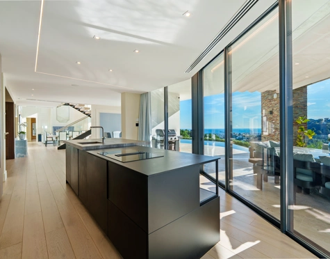 Villa for sale in El Madroñal, Benahavis