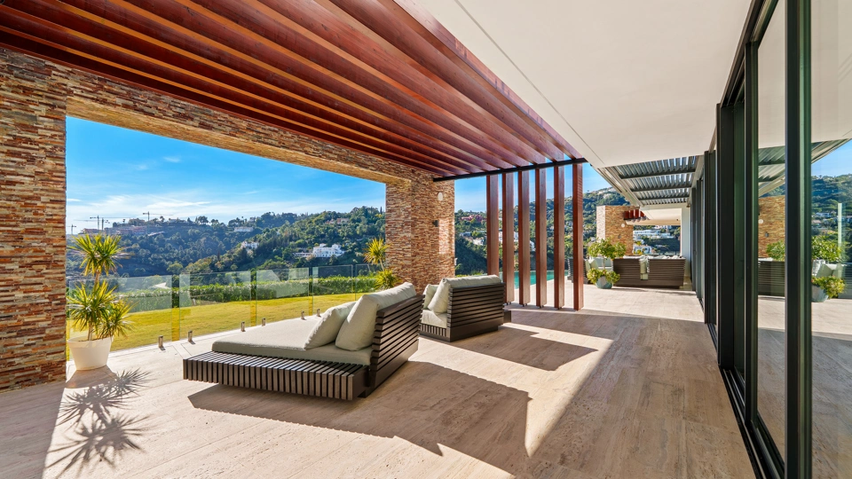 Villa en venta en El Madroñal, Benahavis