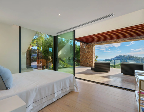 Villa for sale in El Madroñal, Benahavis