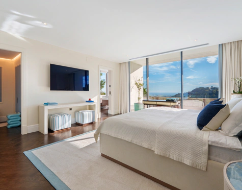 Villa for sale in El Madroñal, Benahavis
