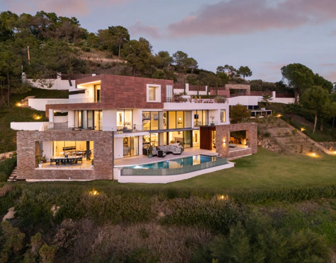 Villa for sale in El Madroñal, Benahavis