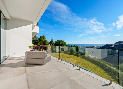 VILLA CONTEMPORÁNEA CON VISTAS PANORAMICAS AL MAR EN EL MADROÑAL