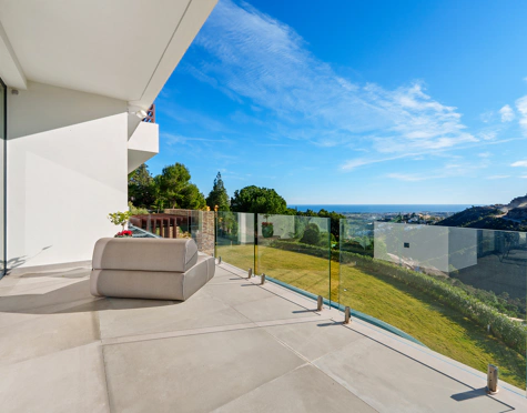 Villa for sale in El Madroñal, Benahavis