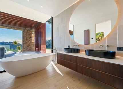 VILLA CONTEMPORÁNEA CON VISTAS PANORAMICAS AL MAR EN EL MADROÑAL