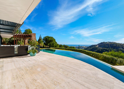 VILLA CONTEMPORÁNEA CON VISTAS PANORAMICAS AL MAR EN EL MADROÑAL