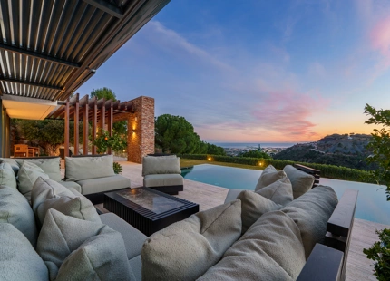 VILLA CONTEMPORÁNEA CON VISTAS PANORAMICAS AL MAR EN EL MADROÑAL