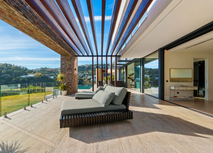 VILLA CONTEMPORÁNEA CON VISTAS PANORAMICAS AL MAR EN EL MADROÑAL