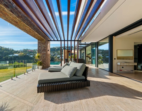 Villa for sale in El Madroñal, Benahavis