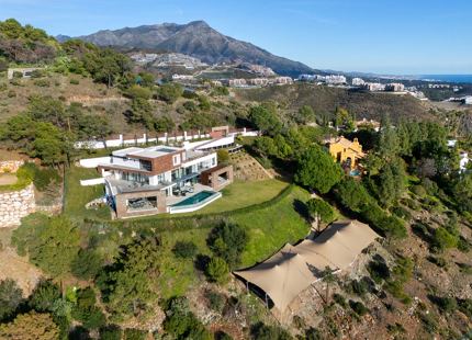 VILLA CONTEMPORÁNEA CON VISTAS PANORAMICAS AL MAR EN EL MADROÑAL