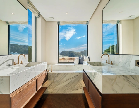 Villa for sale in El Madroñal, Benahavis