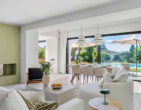 Villa en venta en Nueva Andalucia, Marbella