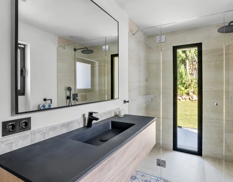 Villa en venta en Nueva Andalucia, Marbella
