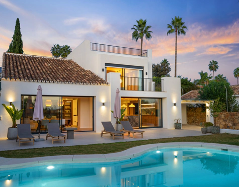 Villa en venta en Nueva Andalucia, Marbella