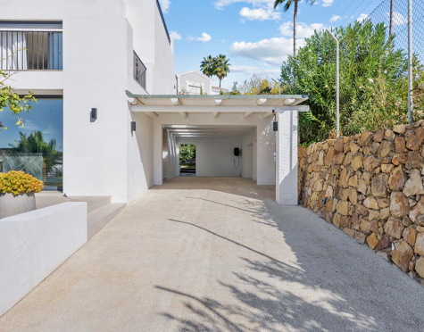Villa en venta en Nueva Andalucia, Marbella