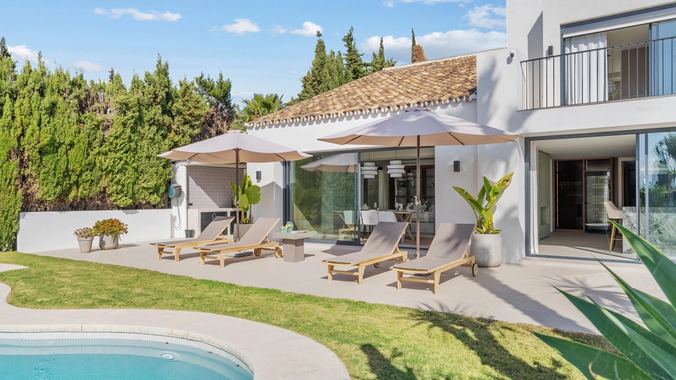 Villa en venta en Nueva Andalucia, Marbella