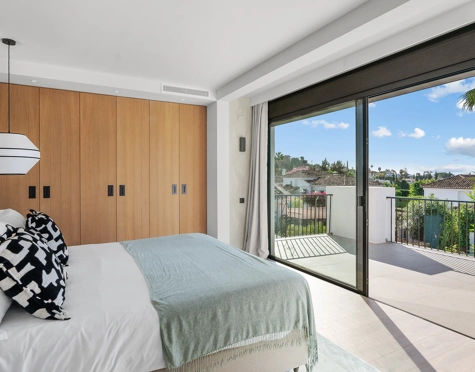 Villa en venta en Nueva Andalucia, Marbella