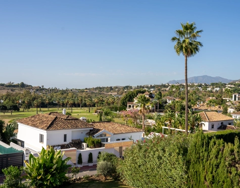 Villa en venta en Nueva Andalucia, Marbella