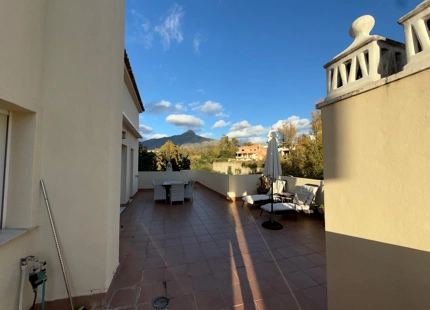IMPRESIONANTE ÁTICO DÚPLEX CON VISTAS PANORÁMICAS EN NUEVA ANDALUCÍA