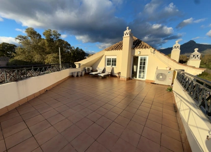 IMPRESIONANTE ÁTICO DÚPLEX CON VISTAS PANORÁMICAS EN NUEVA ANDALUCÍA