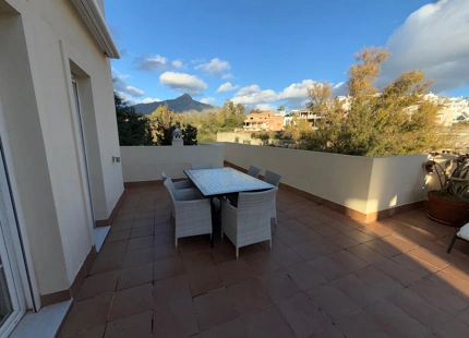 IMPRESIONANTE ÁTICO DÚPLEX CON VISTAS PANORÁMICAS EN NUEVA ANDALUCÍA