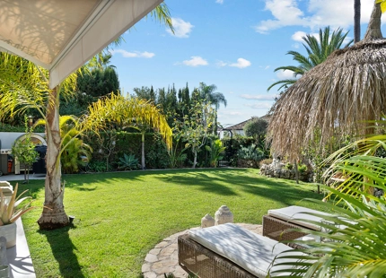 RENOVATED TOWNHOUSE WITH PRIVATE GARDEN AND SAUNA IN NUEVA ANDALUCÍA