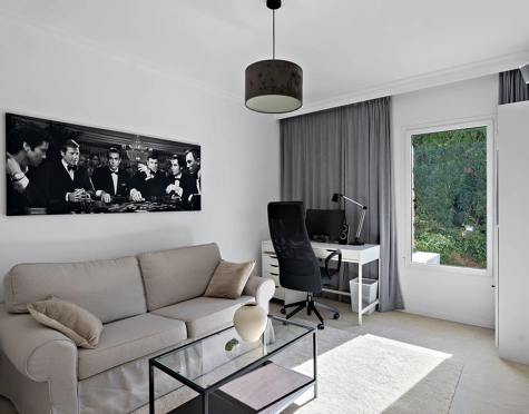 CASA ADOSADA RENOVADA CON JARDÍN PRIVADO Y SAUNA EN NUEVA ANDALUCÍA