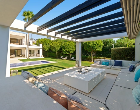 Villa for sale in Nueva Andalucia, Marbella