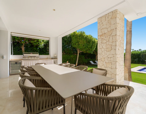 Villa for sale in Nueva Andalucia, Marbella