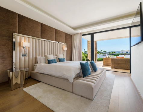 Villa for sale in Nueva Andalucia, Marbella