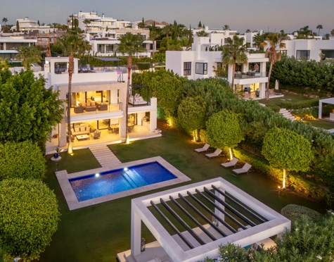 Villa for sale in Nueva Andalucia, Marbella