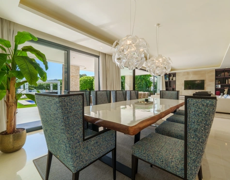Villa for sale in Nueva Andalucia, Marbella
